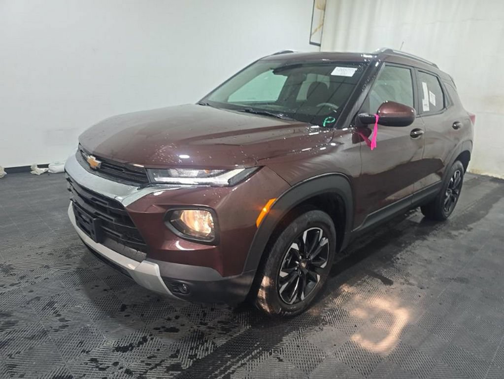 Used 2023 Chevrolet TrailBlazer LT AWD/4WD image 2