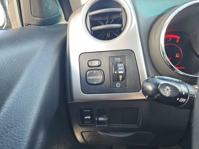 Used 2003 Pontiac Vibe w/ Power Group Value Package image 31