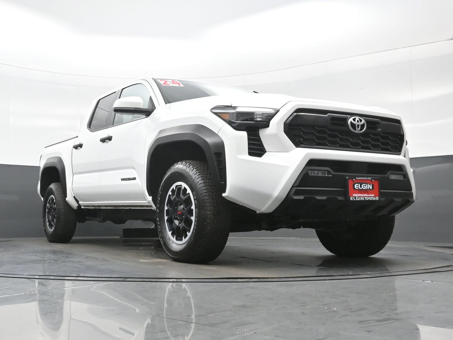 Used 2024 Toyota Tacoma TRD Off-Road AWD/4WD image 26