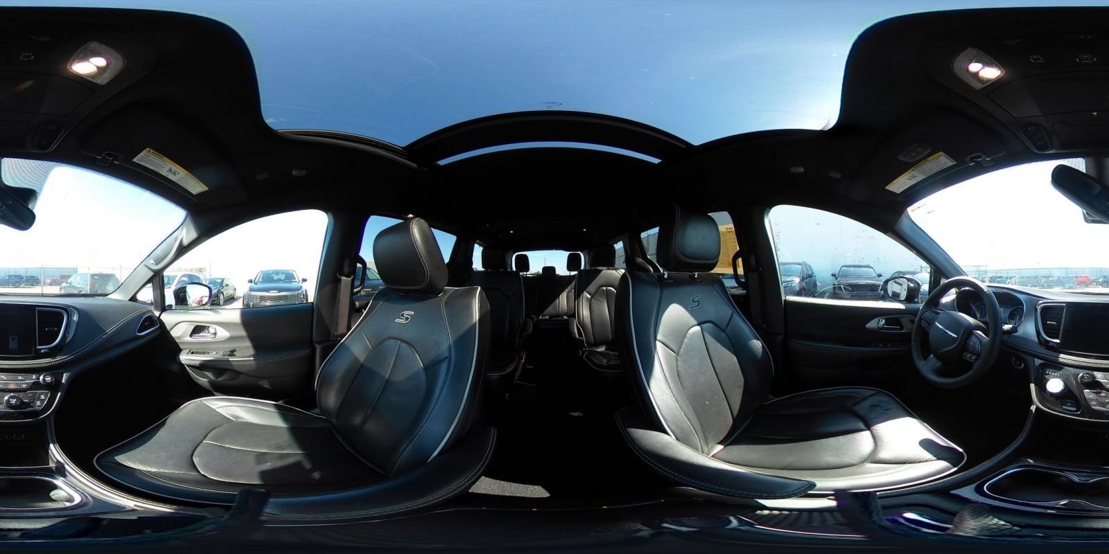 Used 2025 Chrysler Pacifica Limited FWD image 45