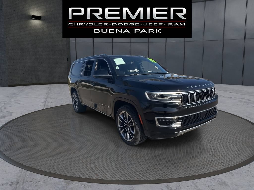 Used 2023 Jeep Wagoneer L Series III w/ Premium Group I RWD image 2