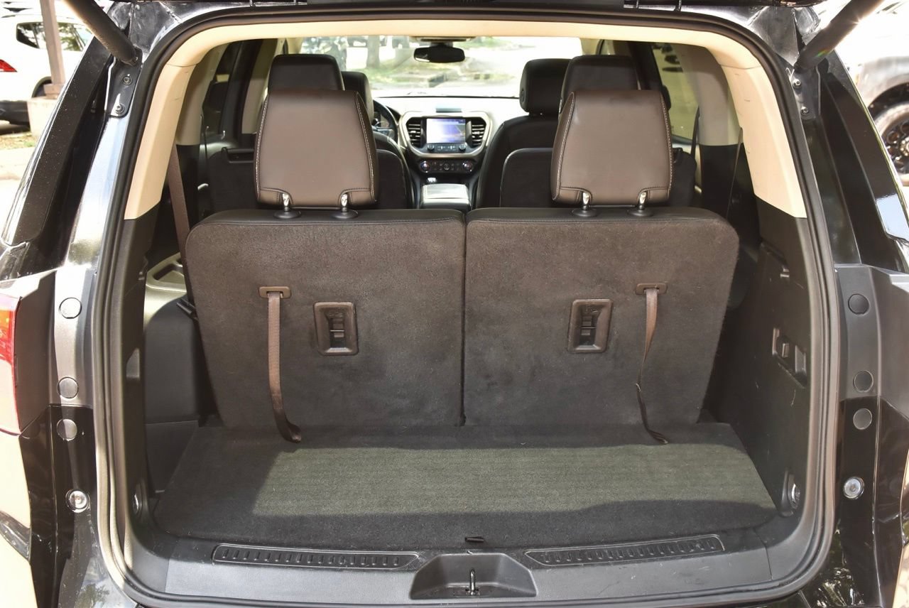 Used 2018 GMC Acadia Denali w/ Technology Package FWD image 38