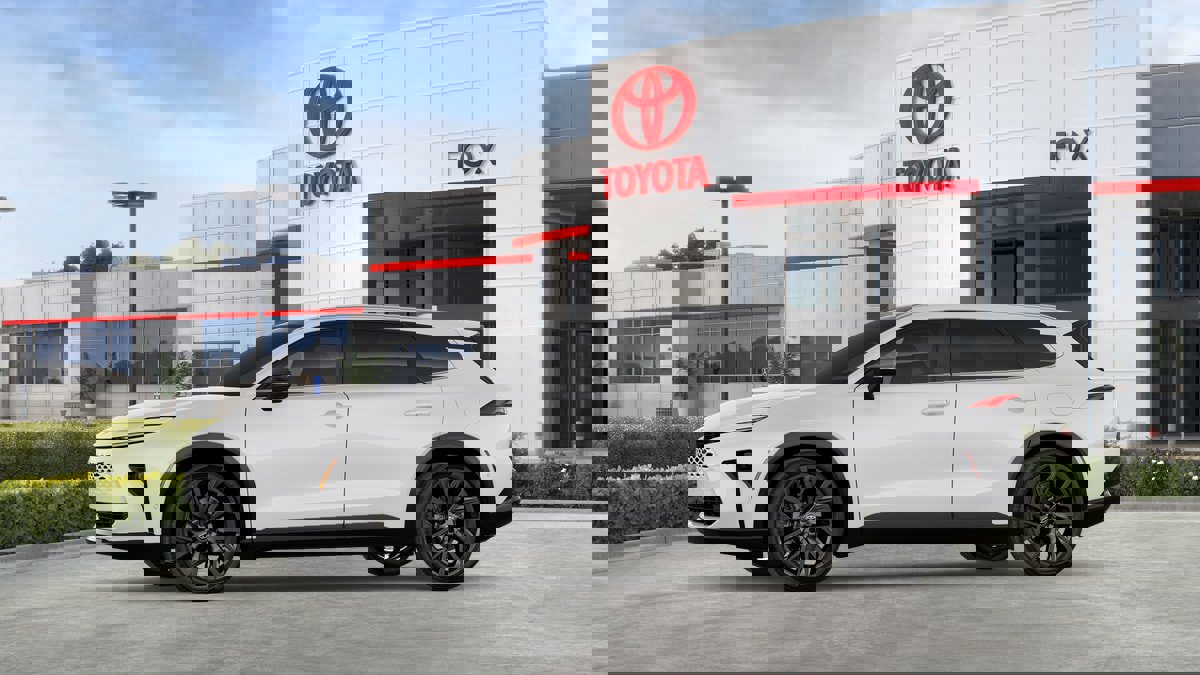 New 2026 Toyota Crown Signia image 3