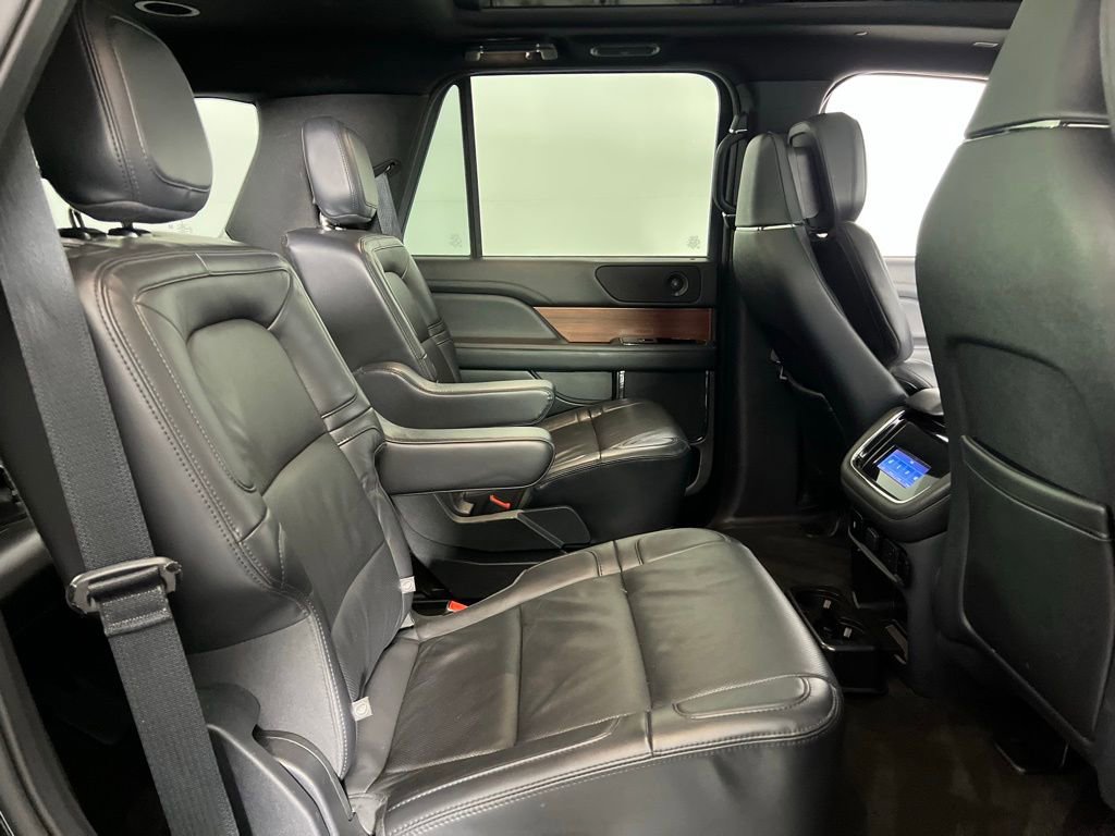 Used 2024 Lincoln Navigator Reserve image 32
