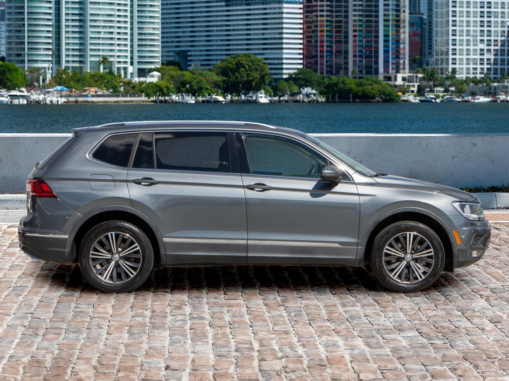 Used 2019 Volkswagen Tiguan SEL image 4