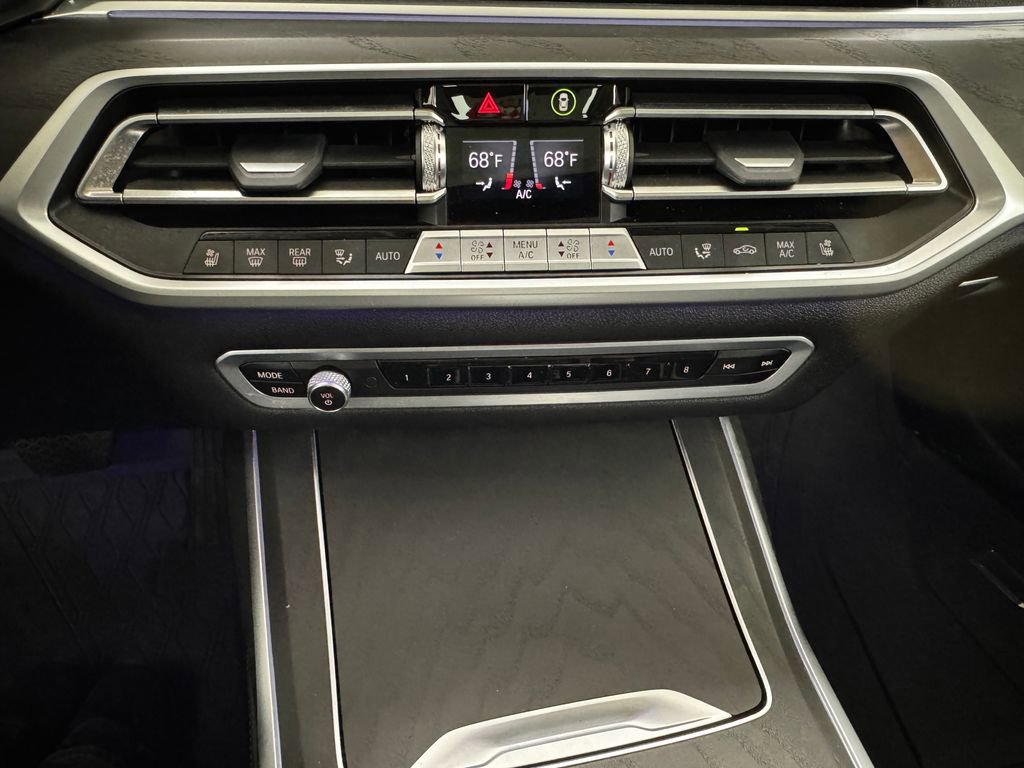 Used 2022 BMW X7 xDrive40i w/ Executive Package image 24