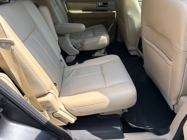 Used 2017 Ford Expedition Limited w/ Equipment Group 301A RWD image 17
