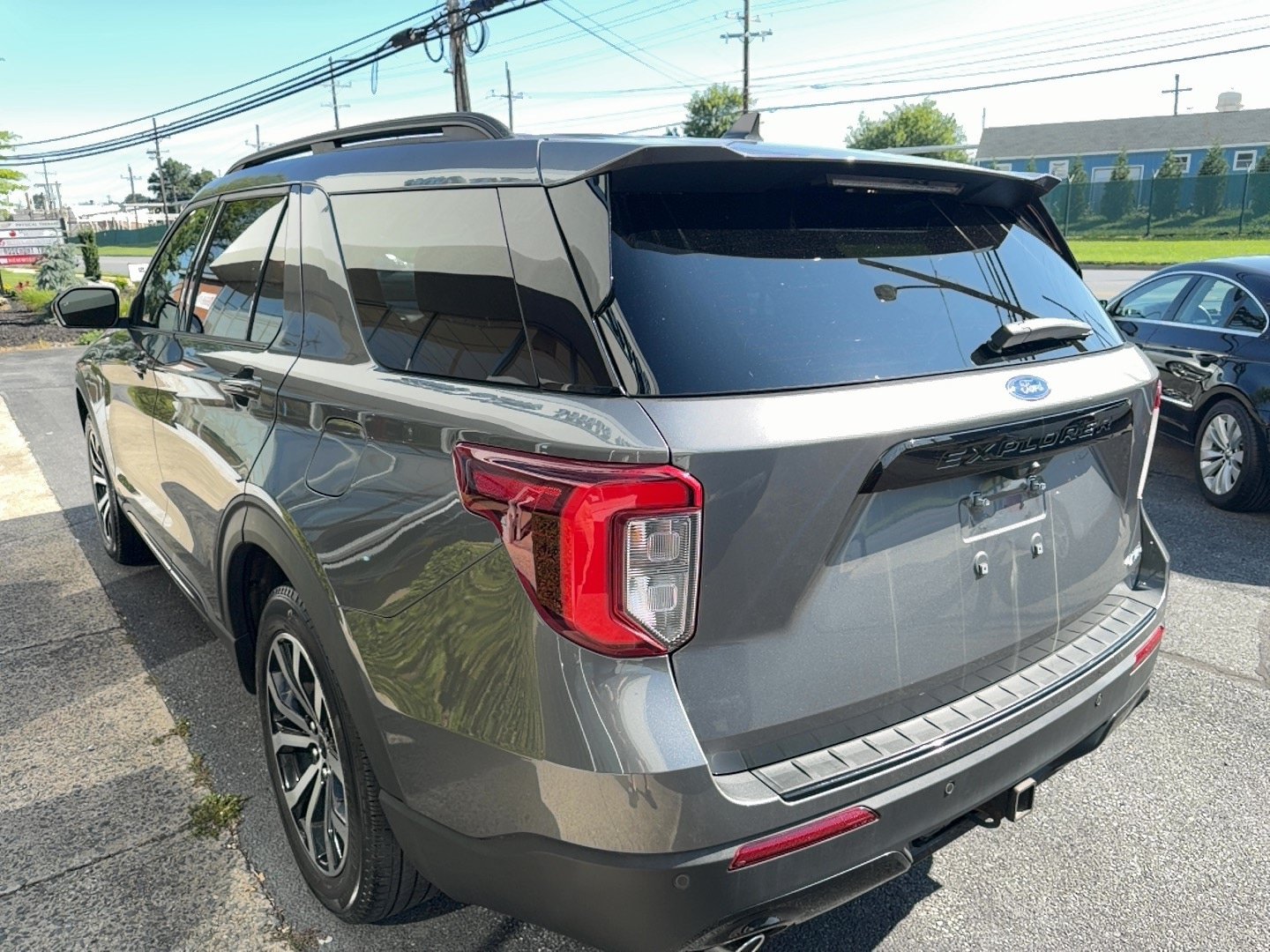 Used 2023 Ford Explorer ST-Line AWD/4WD image 4