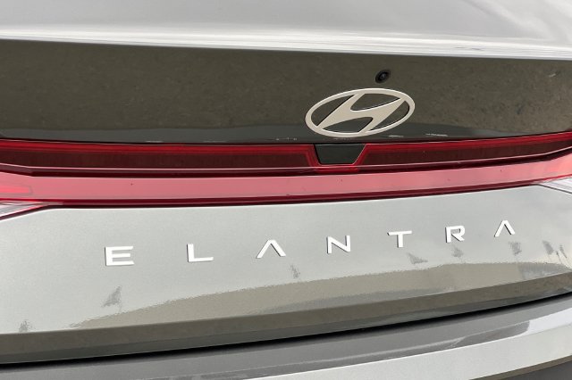 New 2026 Hyundai Elantra SE FWD image 8