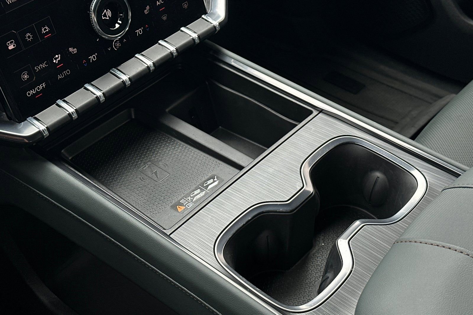 Used 2025 GMC Acadia AT4 w/ LPO, Floor Liner Package image 29