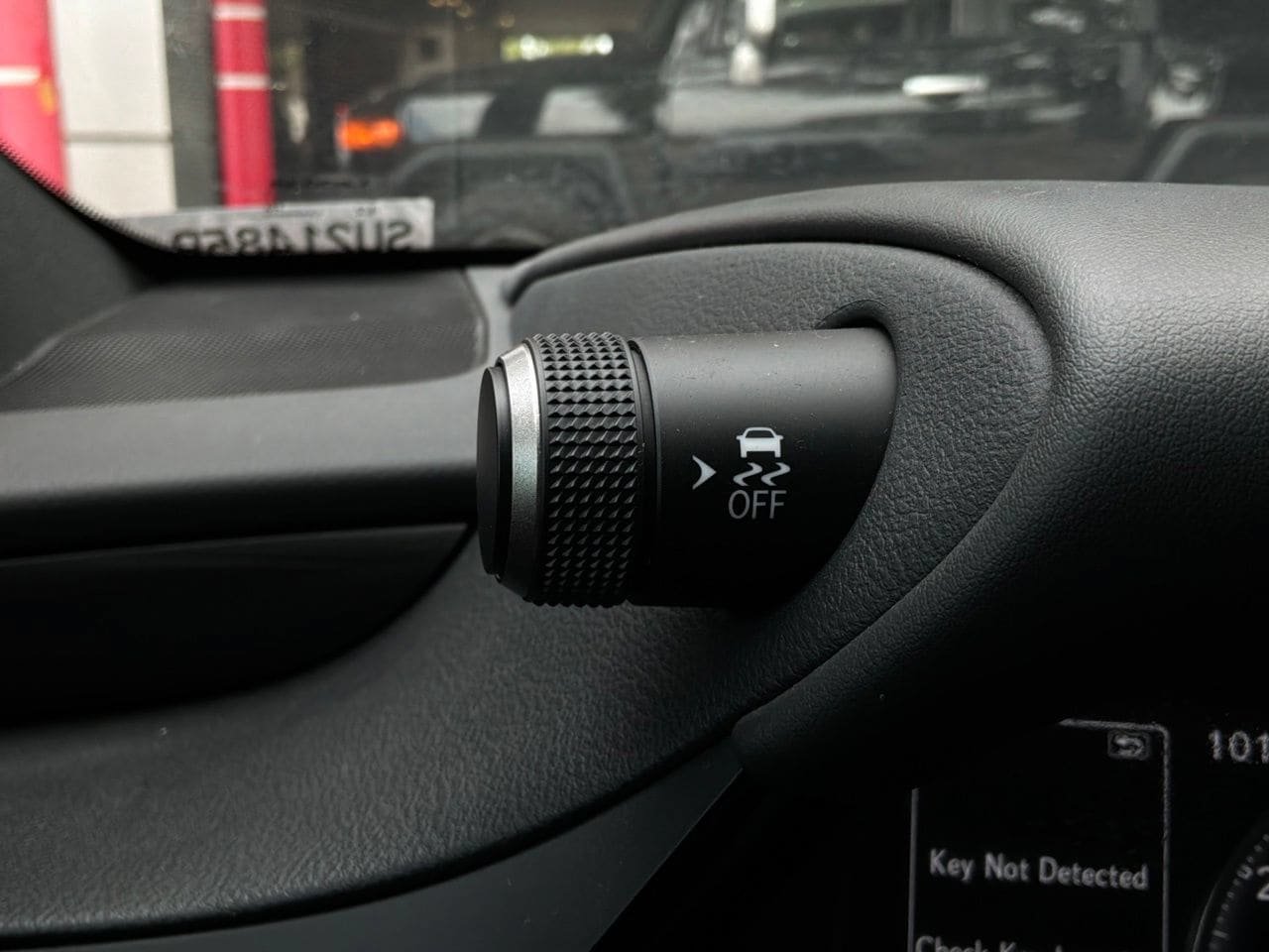 Used 2025 Lexus ES 350 w/ Accessory Package (Z1) FWD image 43