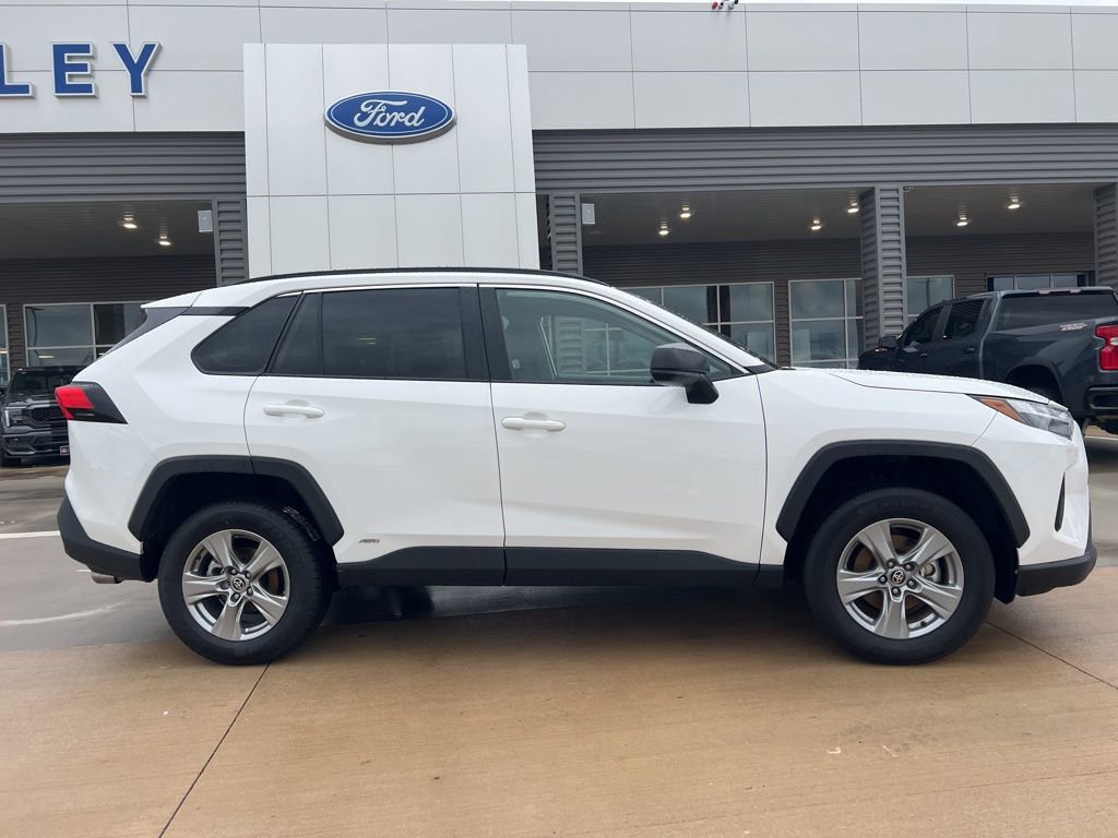 Used 2025 Toyota RAV4 LE image 3