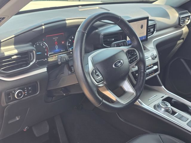 Used 2023 Ford Explorer XLT w/ Equipment Group 202A RWD image 7