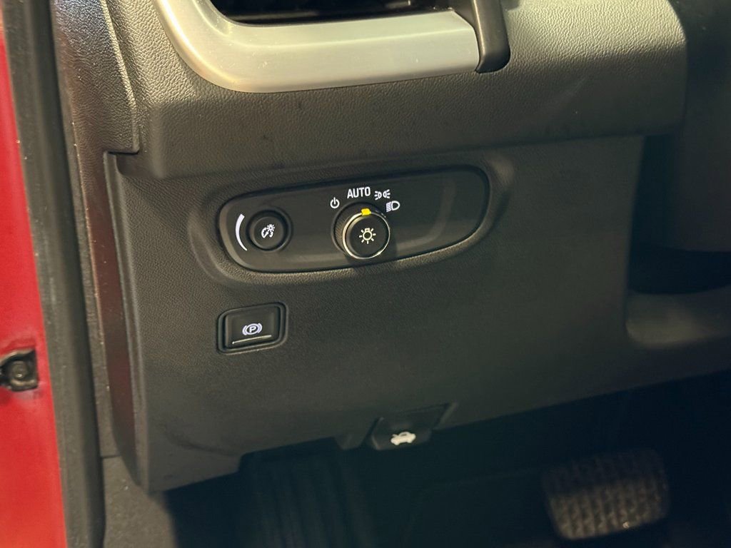 Certified 2022 GMC Terrain SLE w/ Driver Convenience Package image 15
