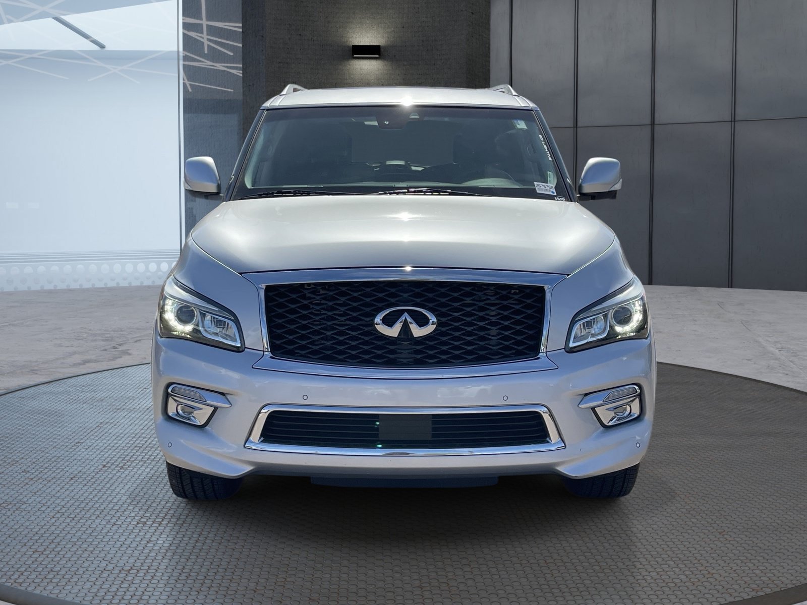 Used 2017 INFINITI QX80 4WD w/ Driver Assistance Package image 9