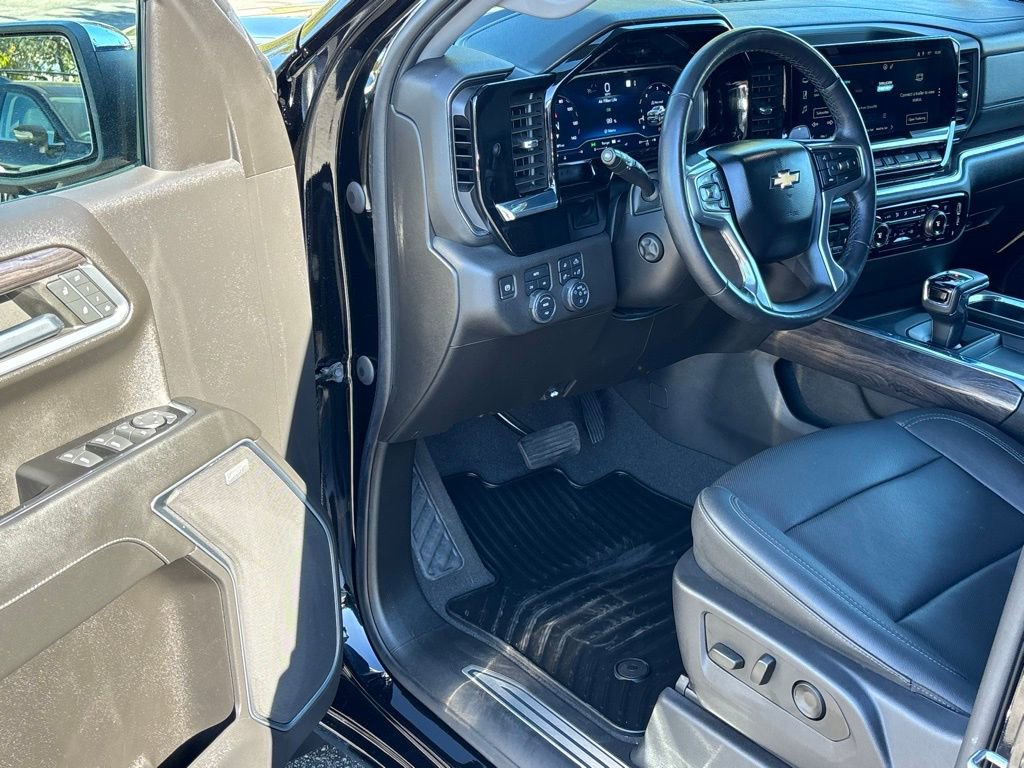 Used 2022 Chevrolet Silverado 1500 LTZ image 12