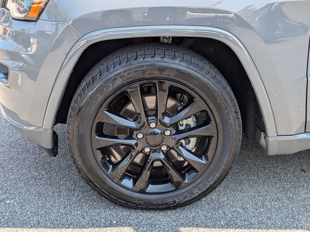 Used 2022 Jeep Grand Cherokee Laredo X RWD image 11