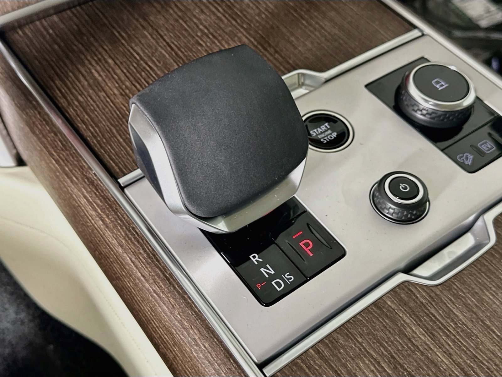 New 2027 Land Rover Range Rover SE AWD/4WD image 27