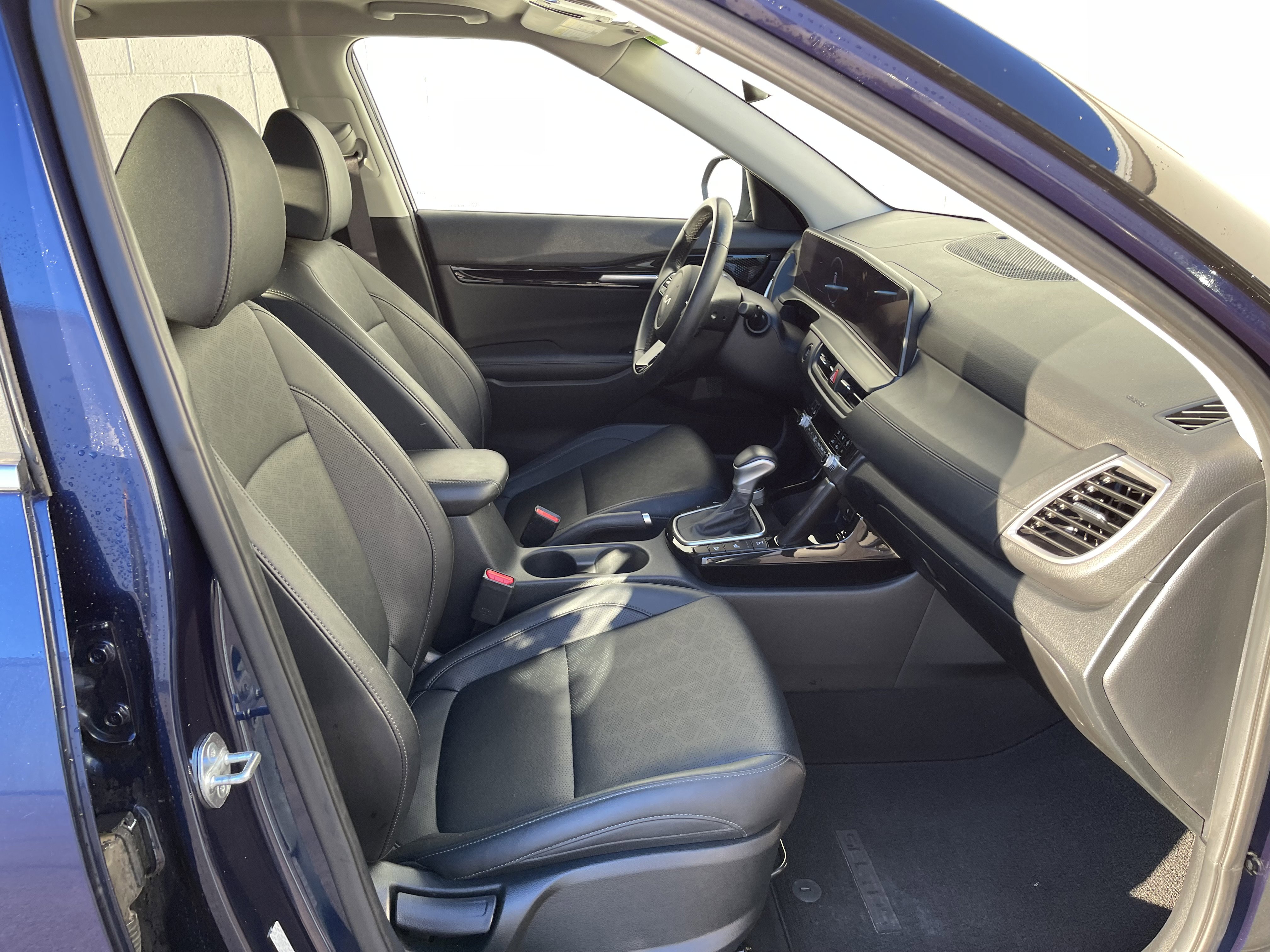 Used 2024 Kia Seltos EX image 33