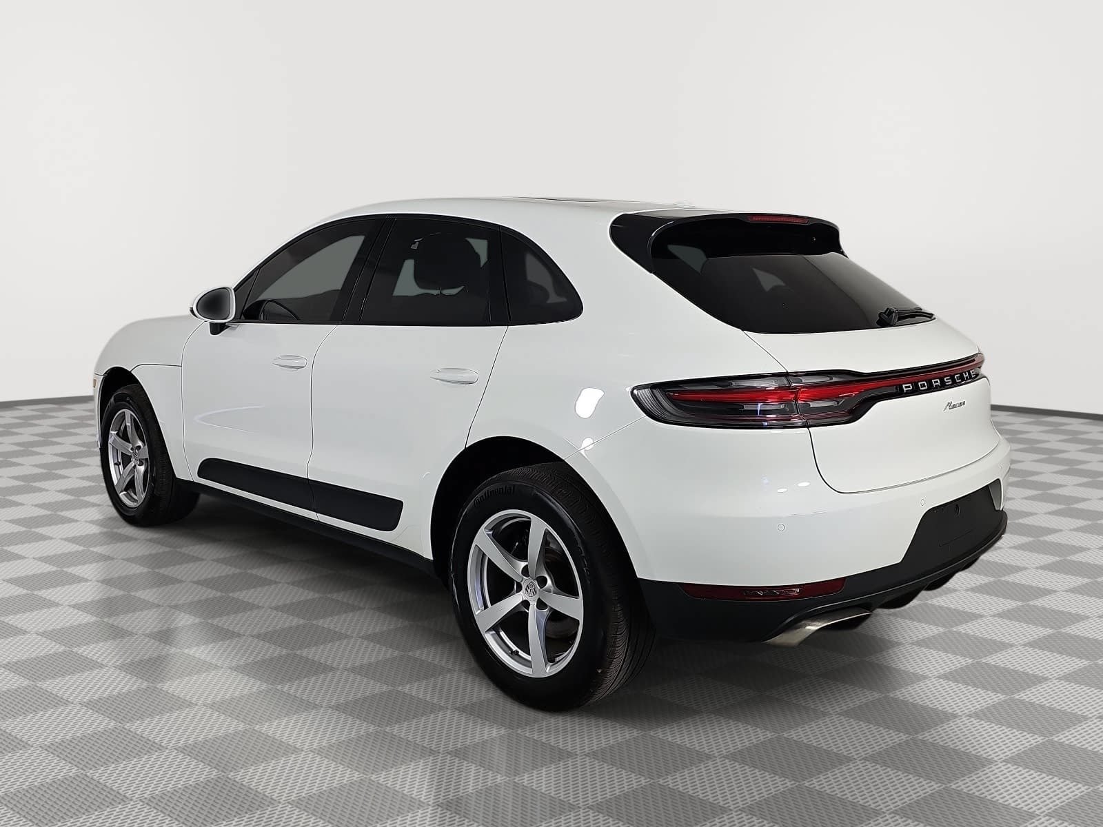 Used 2021 Porsche Macan w/ Premium Package AWD/4WD image 6