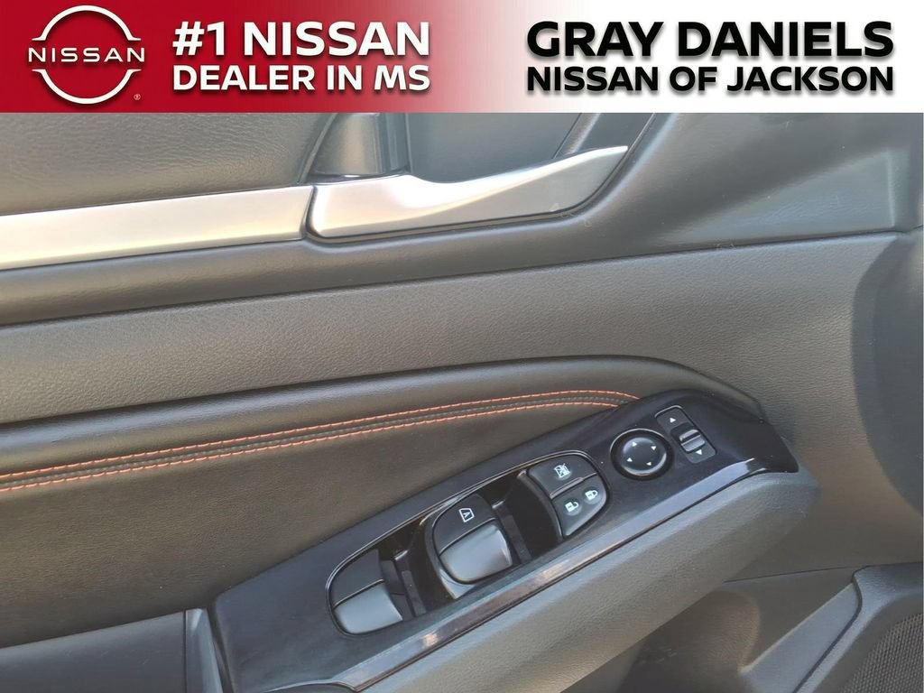 Used 2023 Nissan Altima 2.5 SR FWD image 10