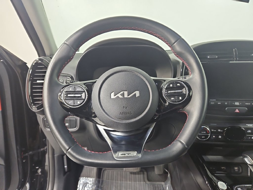 Used 2023 Kia Soul GT-Line w/ GT-Line Technology Package FWD image 15