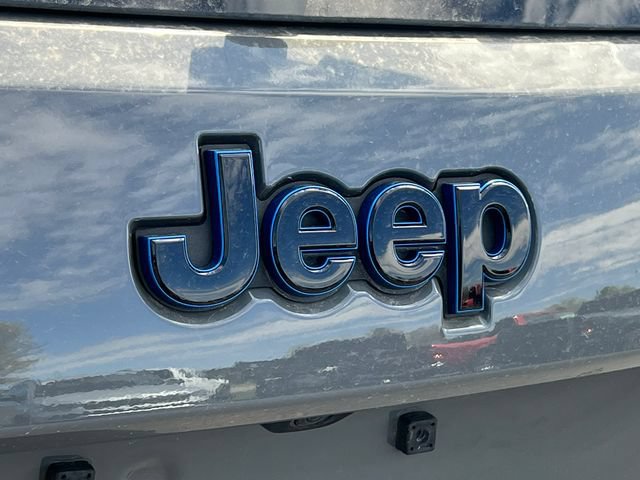Used 2020 Jeep Grand Cherokee Laredo AWD/4WD image 48