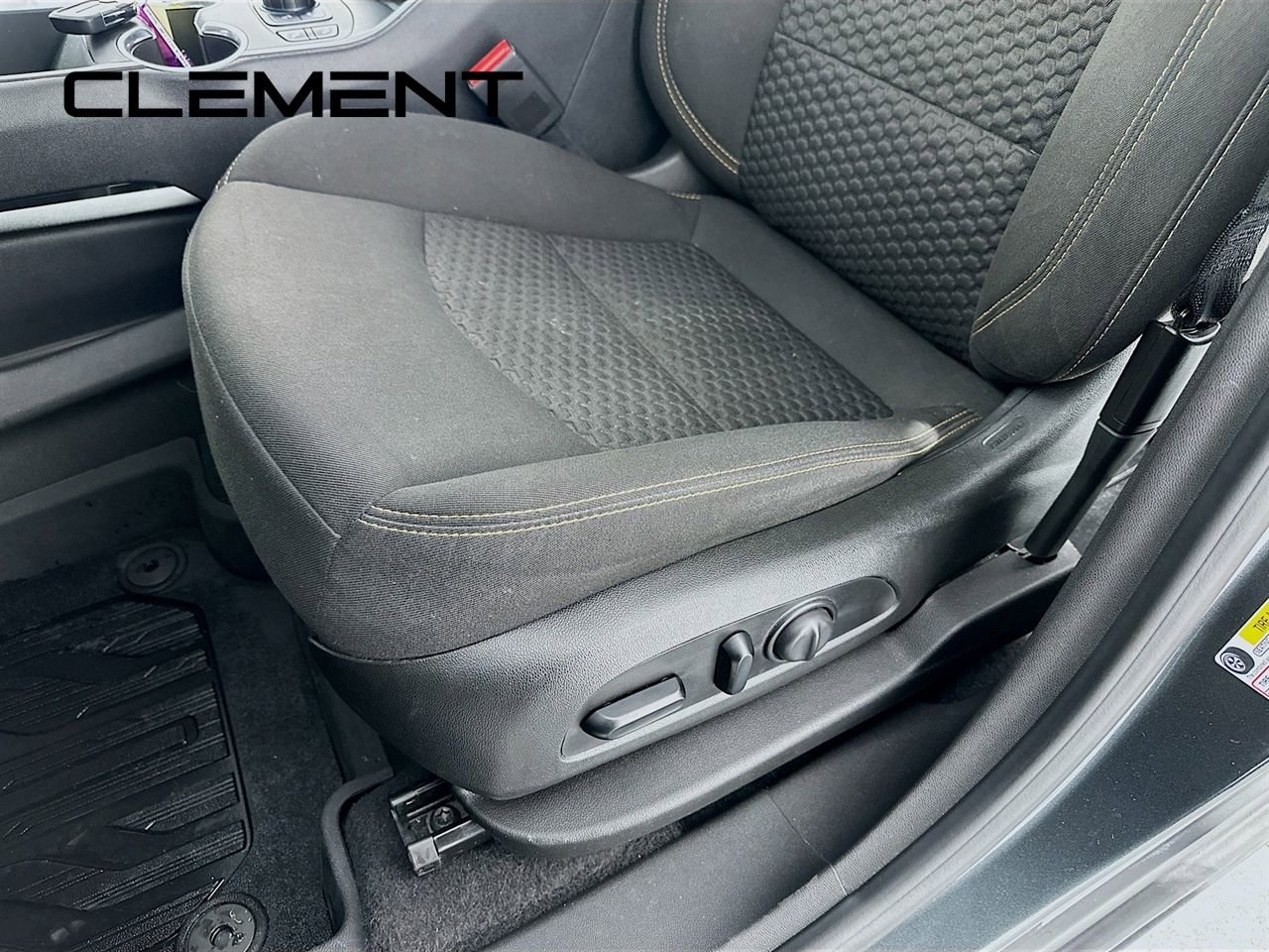 Used 2021 GMC Terrain SLE w/ Driver Convenience Package AWD/4WD image 28