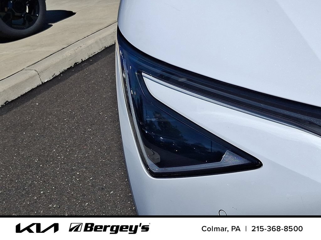 Certified 2025 Kia EV6 Light w/ Light LR Technology Package AWD/4WD image 11