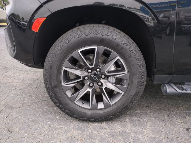 Used 2023 Chevrolet Tahoe Z71 w/ Z71 Off-Road Package AWD/4WD image 10