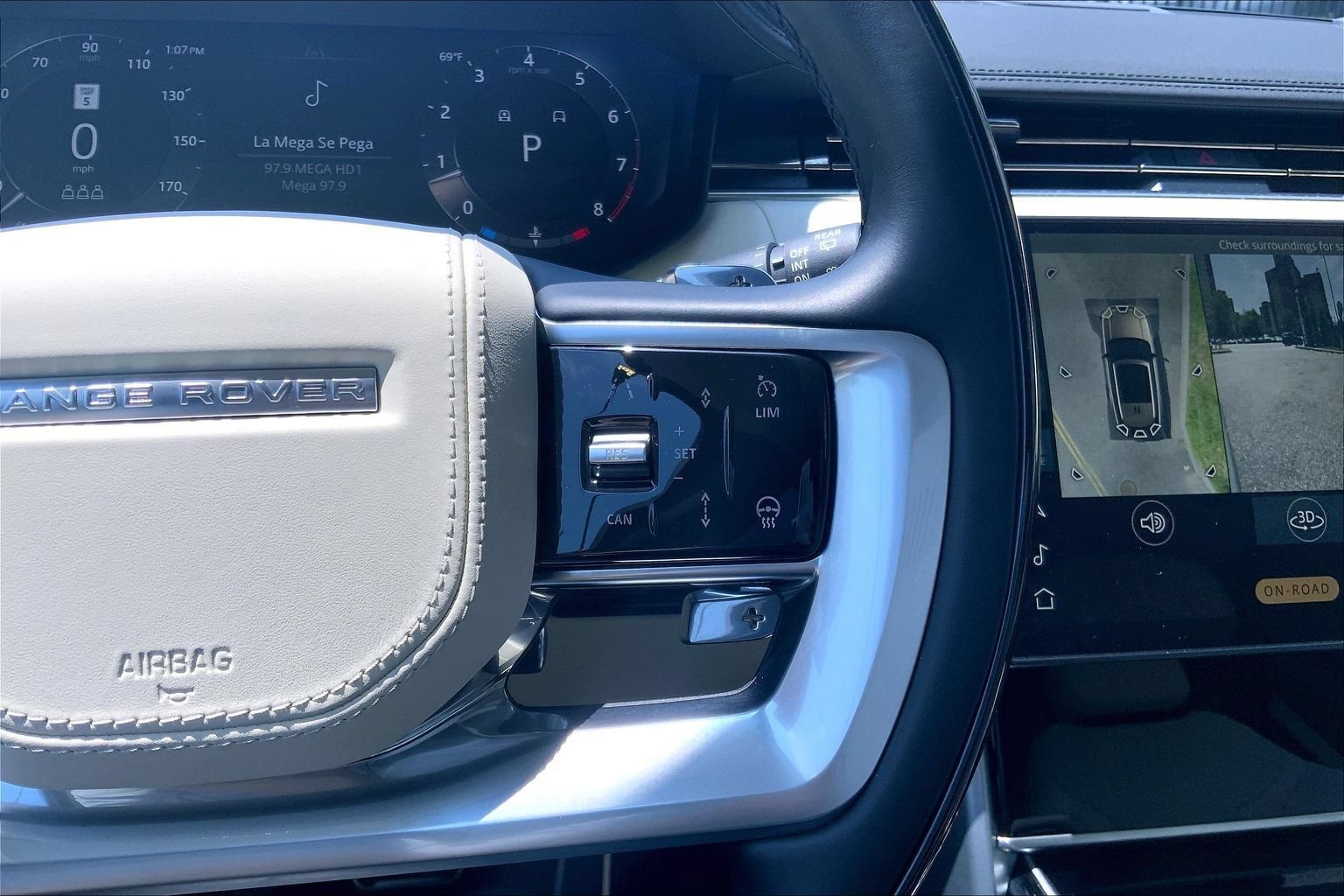 Certified 2025 Land Rover Range Rover SE AWD/4WD image 24