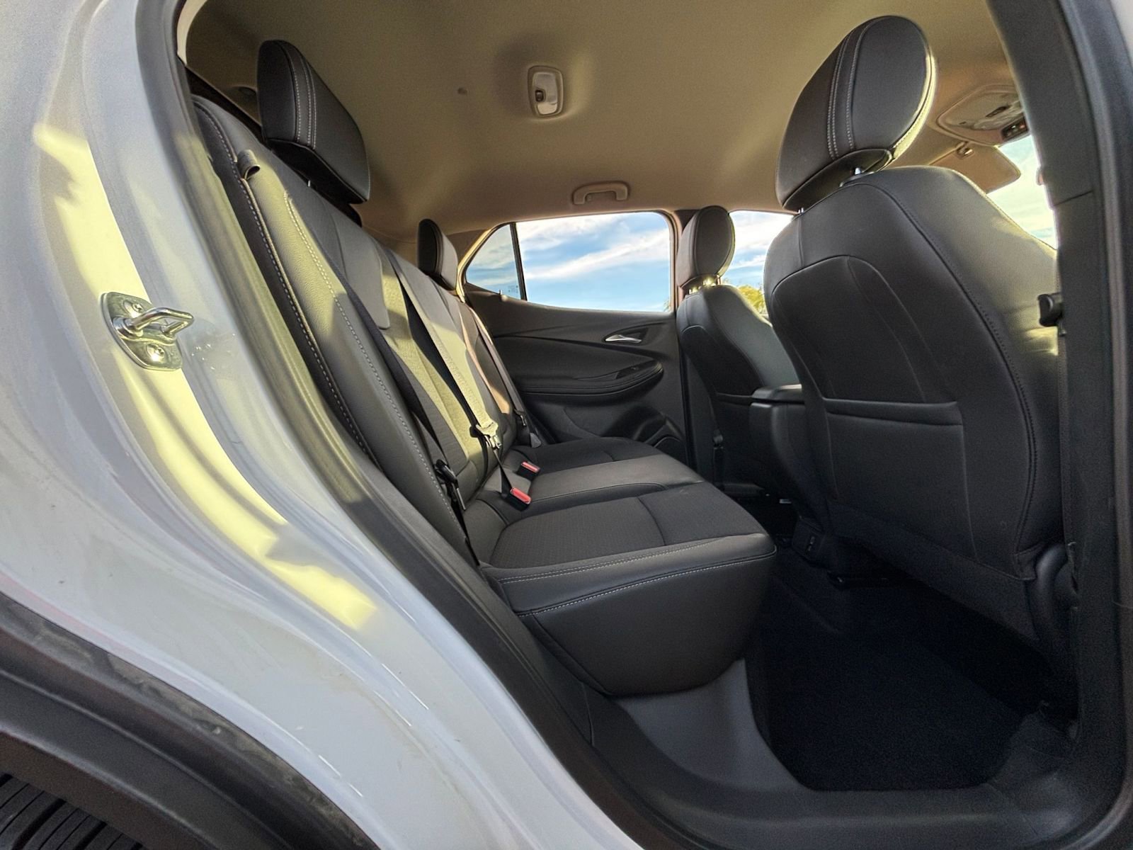 Used 2025 Buick Encore GX Preferred image 24