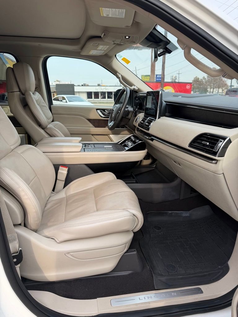 Used 2021 Lincoln Navigator Reserve w/ Luxury Package image 14
