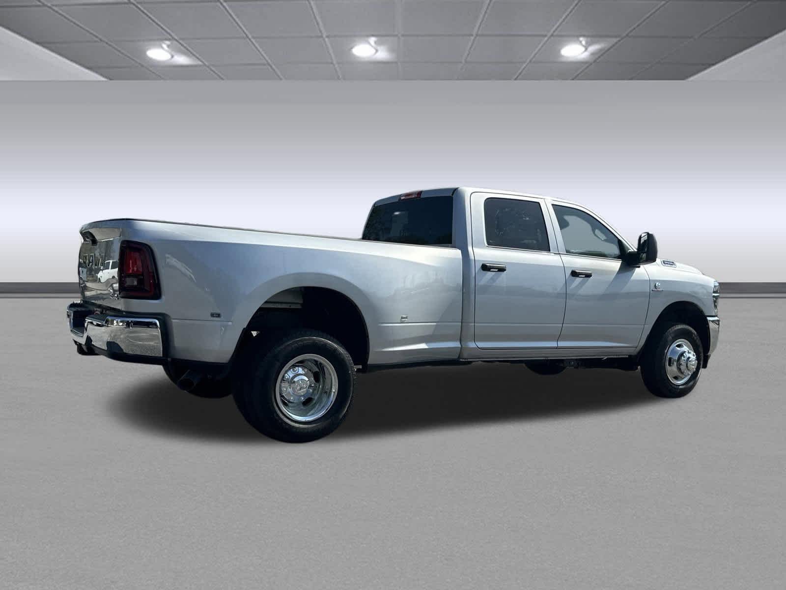 New 2026 RAM 3500 Tradesman AWD/4WD image 5