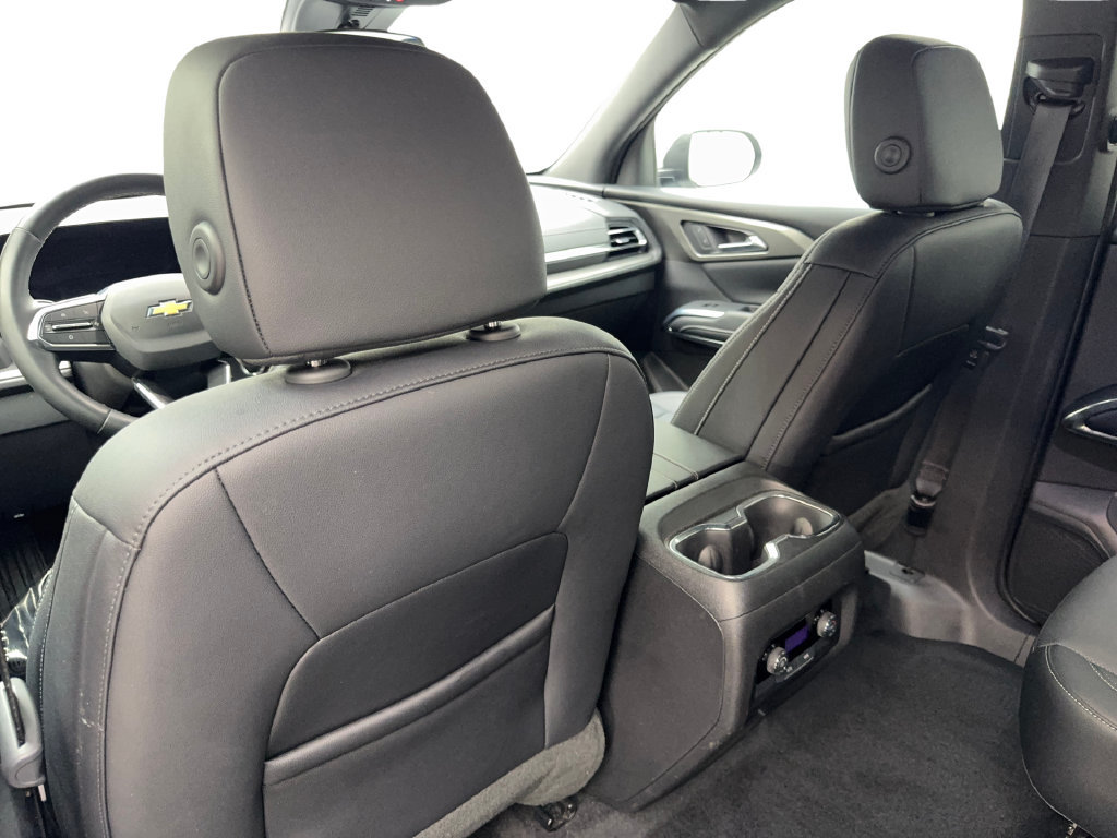 Used 2026 Chevrolet Traverse LT FWD image 37