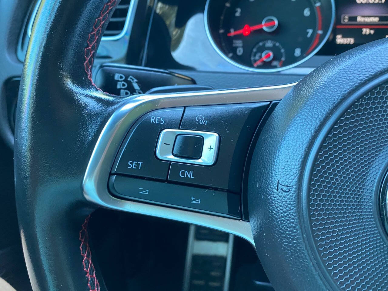Used 2018 Volkswagen GTI SE FWD image 25