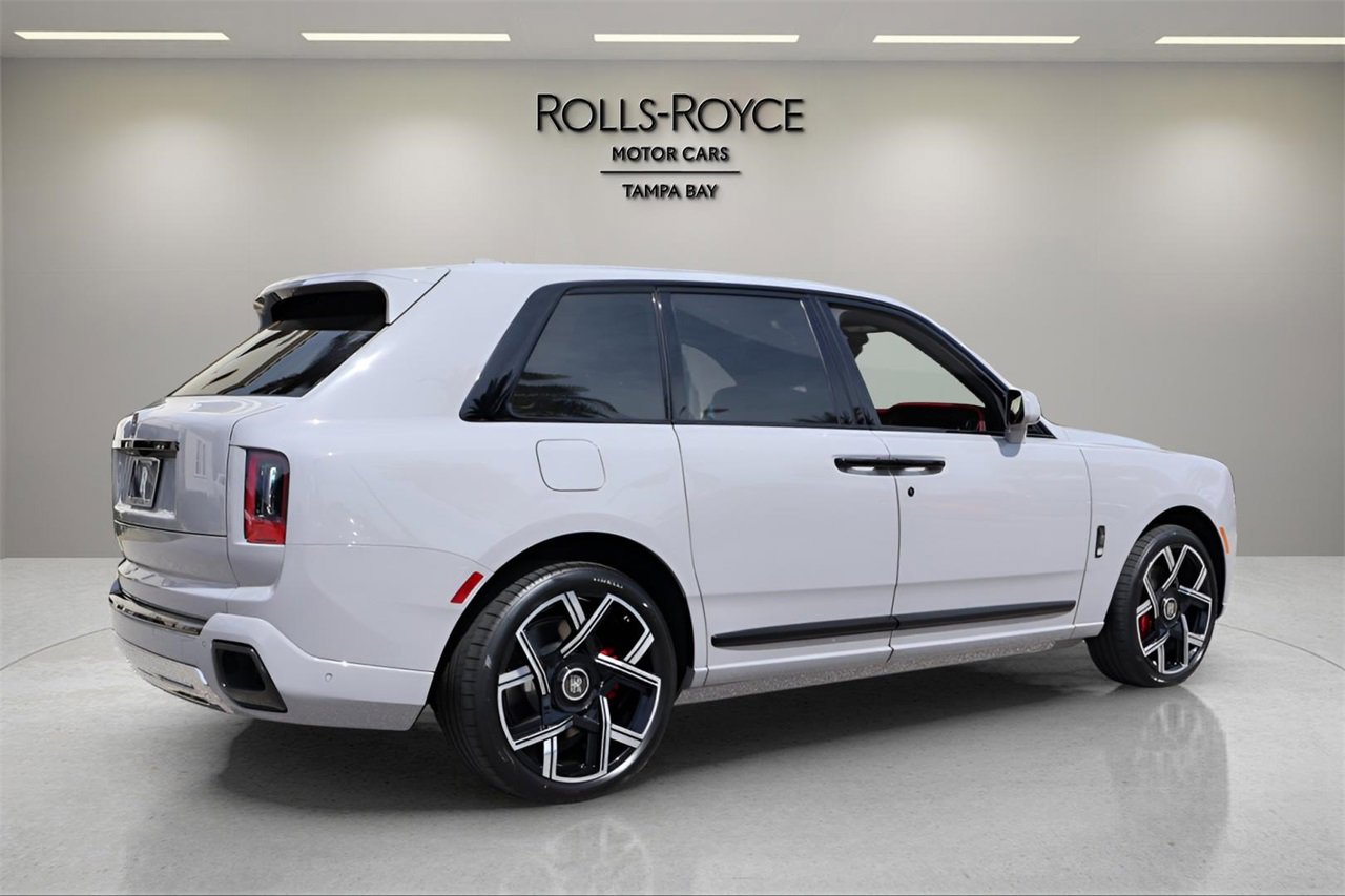New 2026 Rolls-Royce Cullinan Black Badge image 6