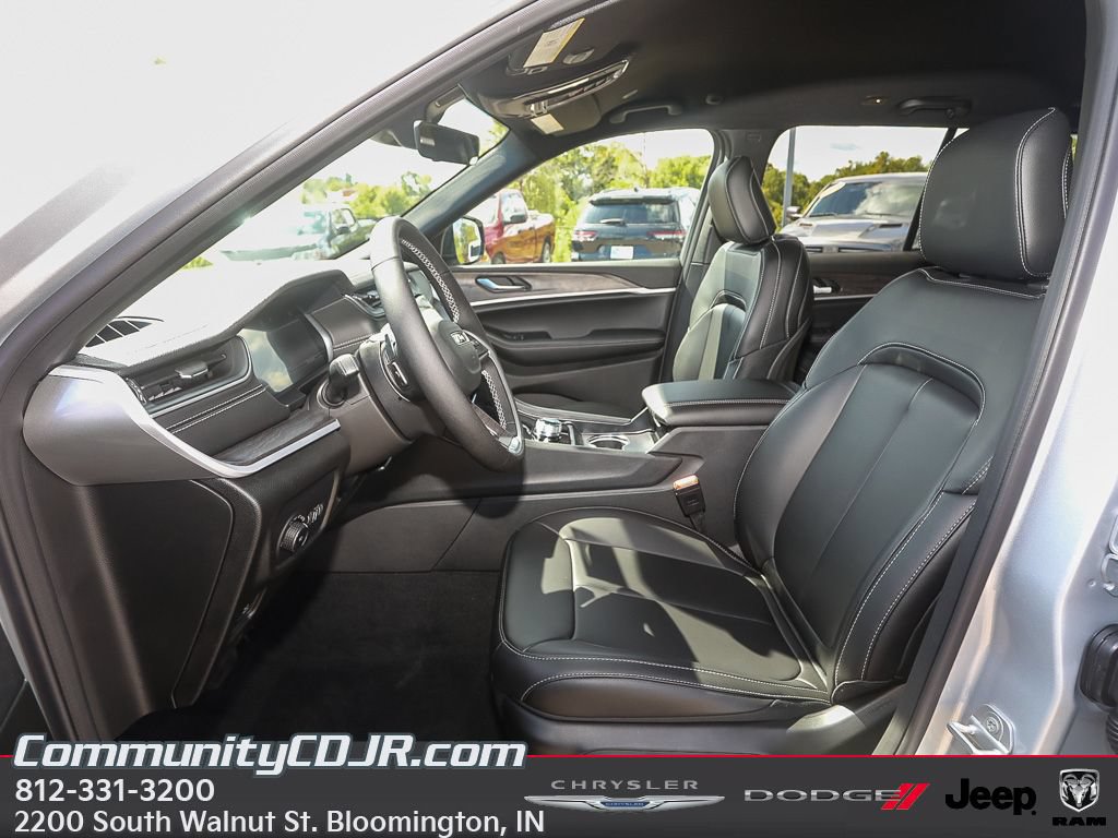 New 2025 Jeep Grand Cherokee Limited AWD/4WD image 12