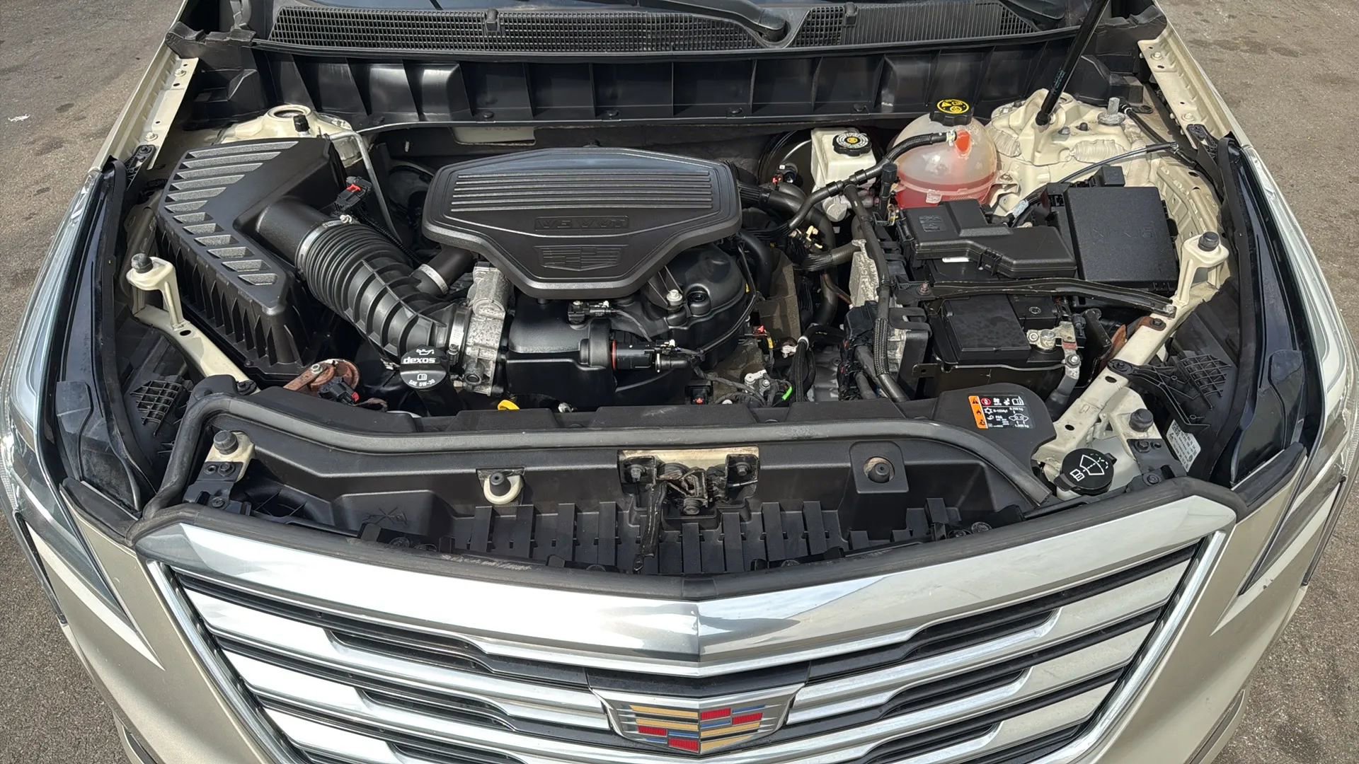 Used 2017 Cadillac XT5 Premium Luxury w/ LPO, Wheel Lock Package image 25