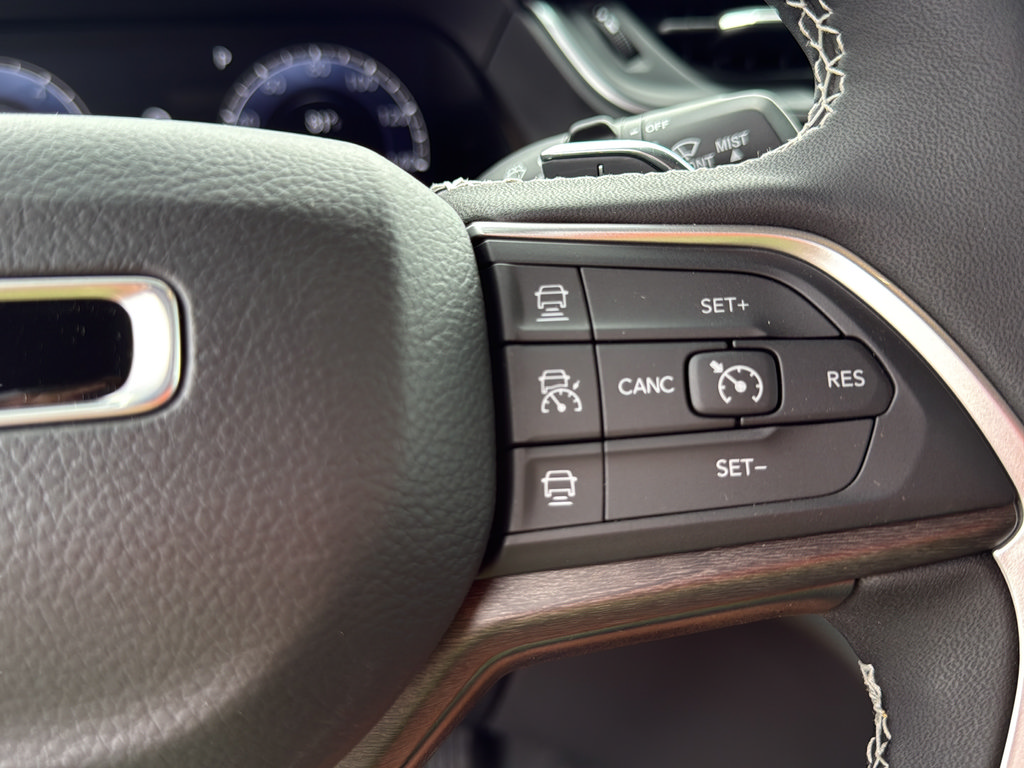 New 2025 Jeep Grand Cherokee L Limited AWD/4WD image 25