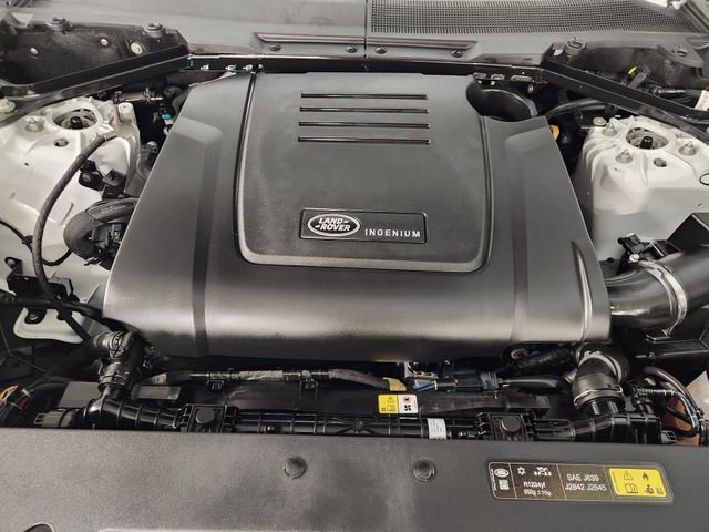 Used 2025 Land Rover Defender 110 S image 32