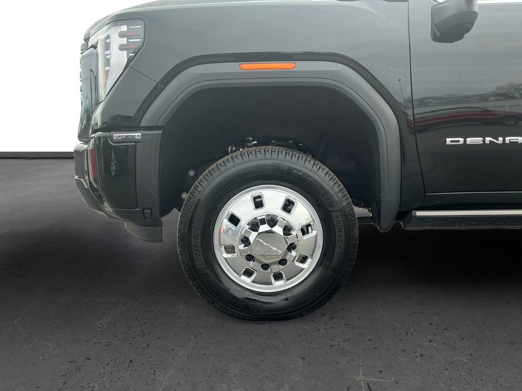 Used 2024 GMC Sierra 3500 Denali Ultimate AWD/4WD image 13