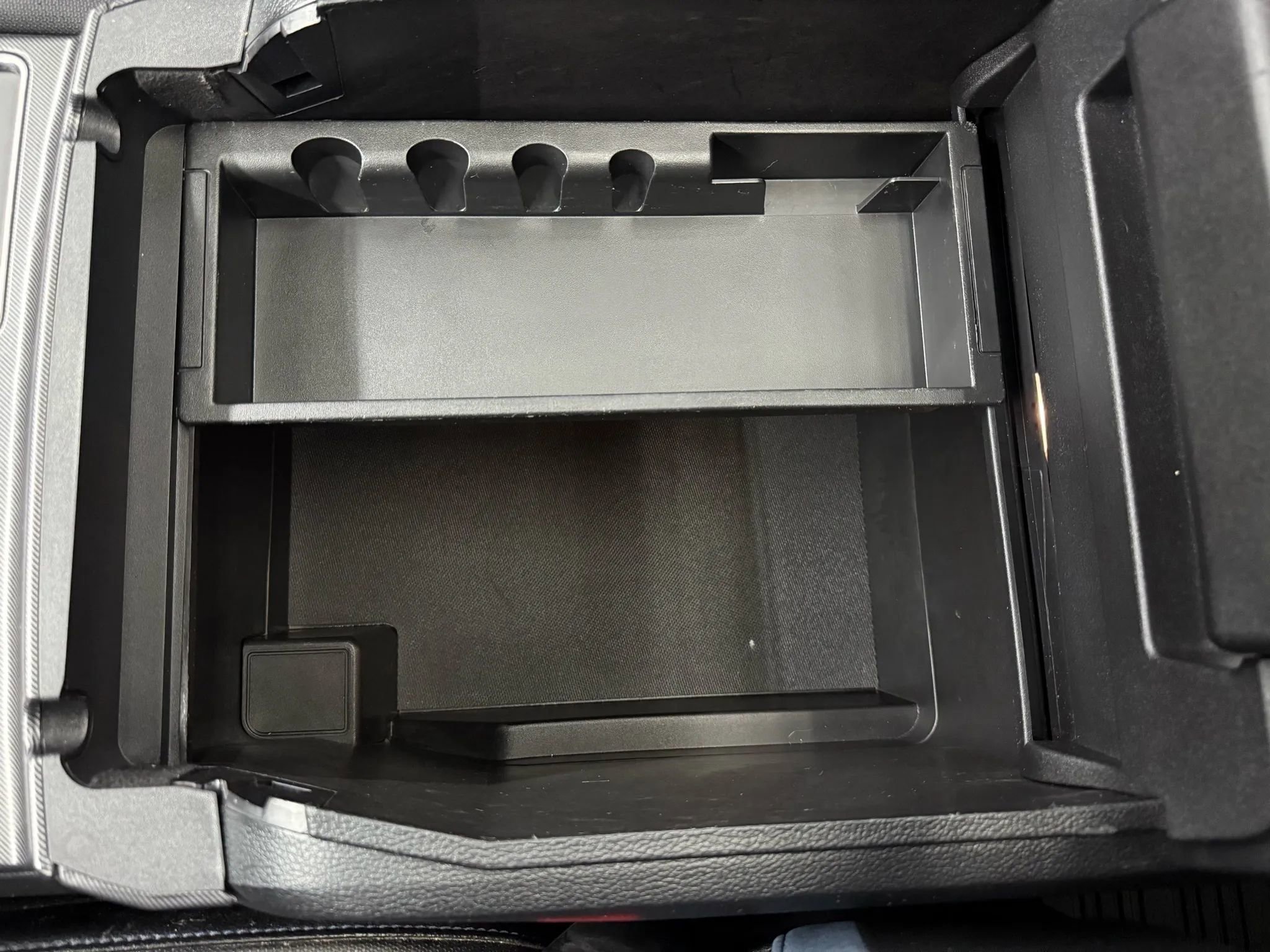 Used 2019 Ford F150 Raptor w/ Equipment Group 802A Luxury image 31