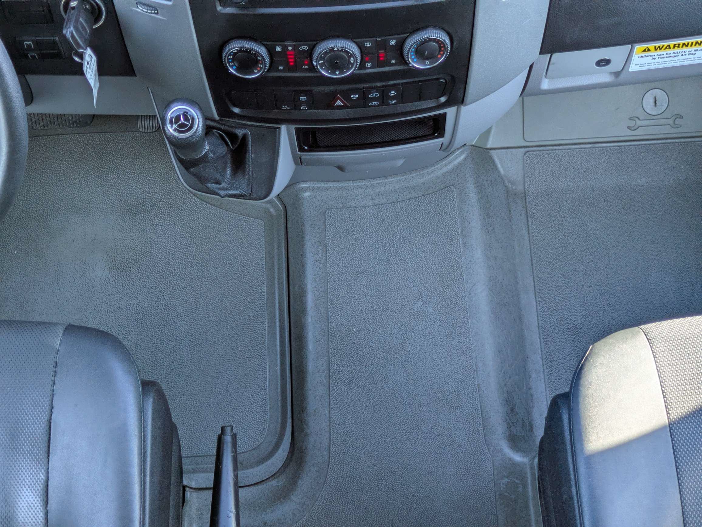 Used 2018 Mercedes-Benz Sprinter 2500 image 17