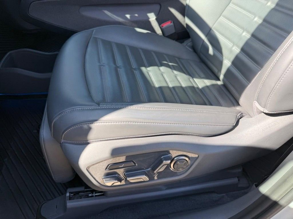 Used 2024 Kia EV9 Land AWD/4WD image 31