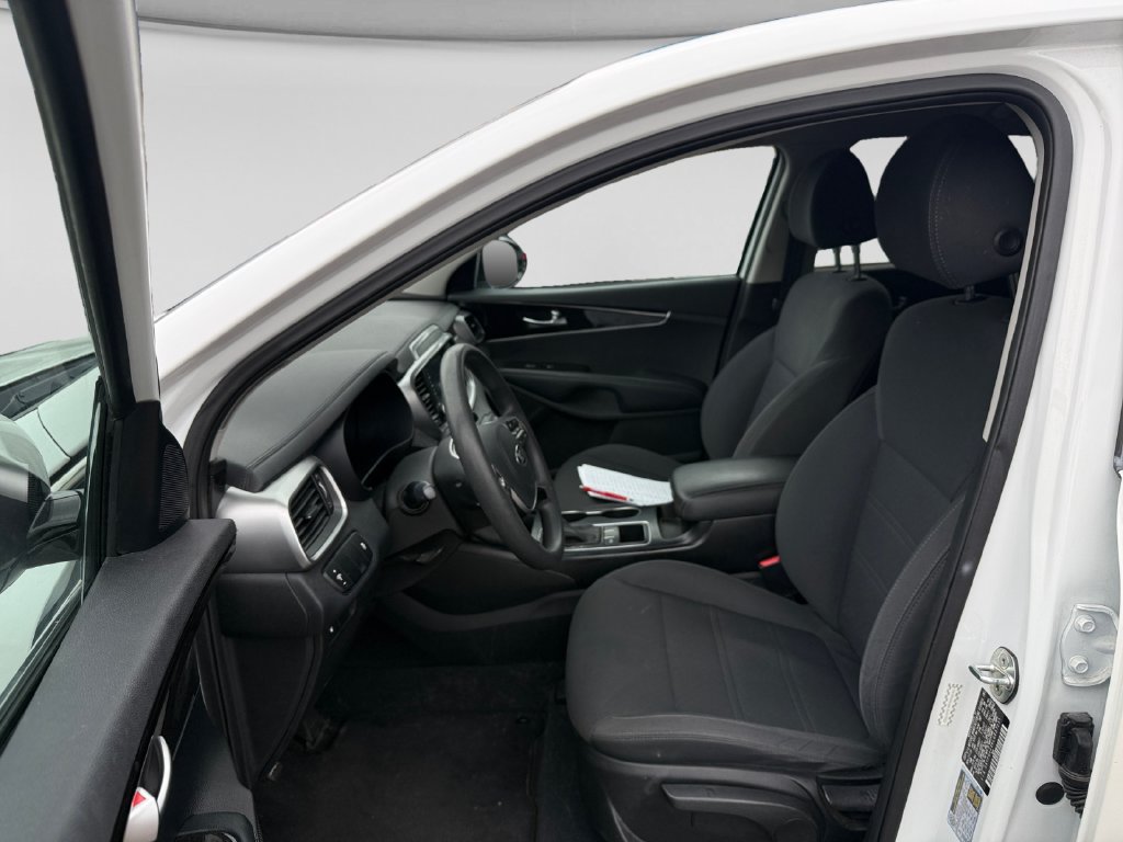 Used 2020 Kia Sorento L FWD image 17