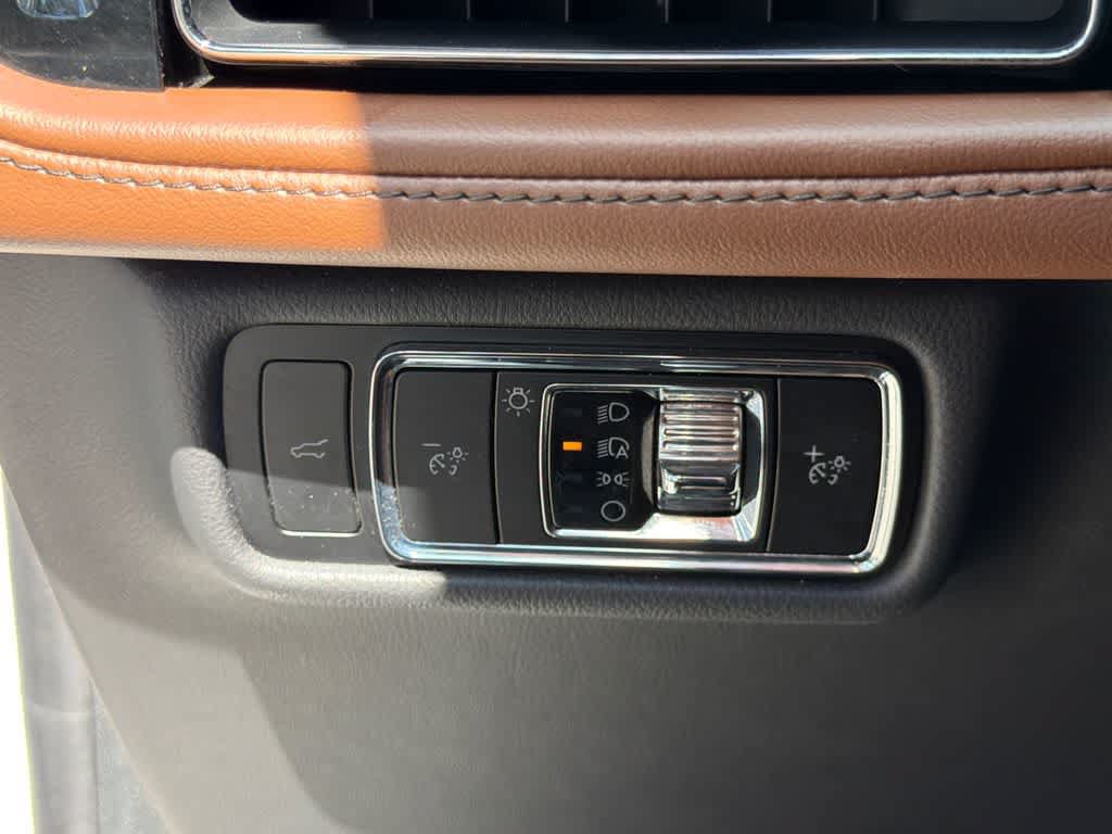 Used 2024 Lincoln Aviator Reserve w/ Equipment Group 201A AWD/4WD image 32