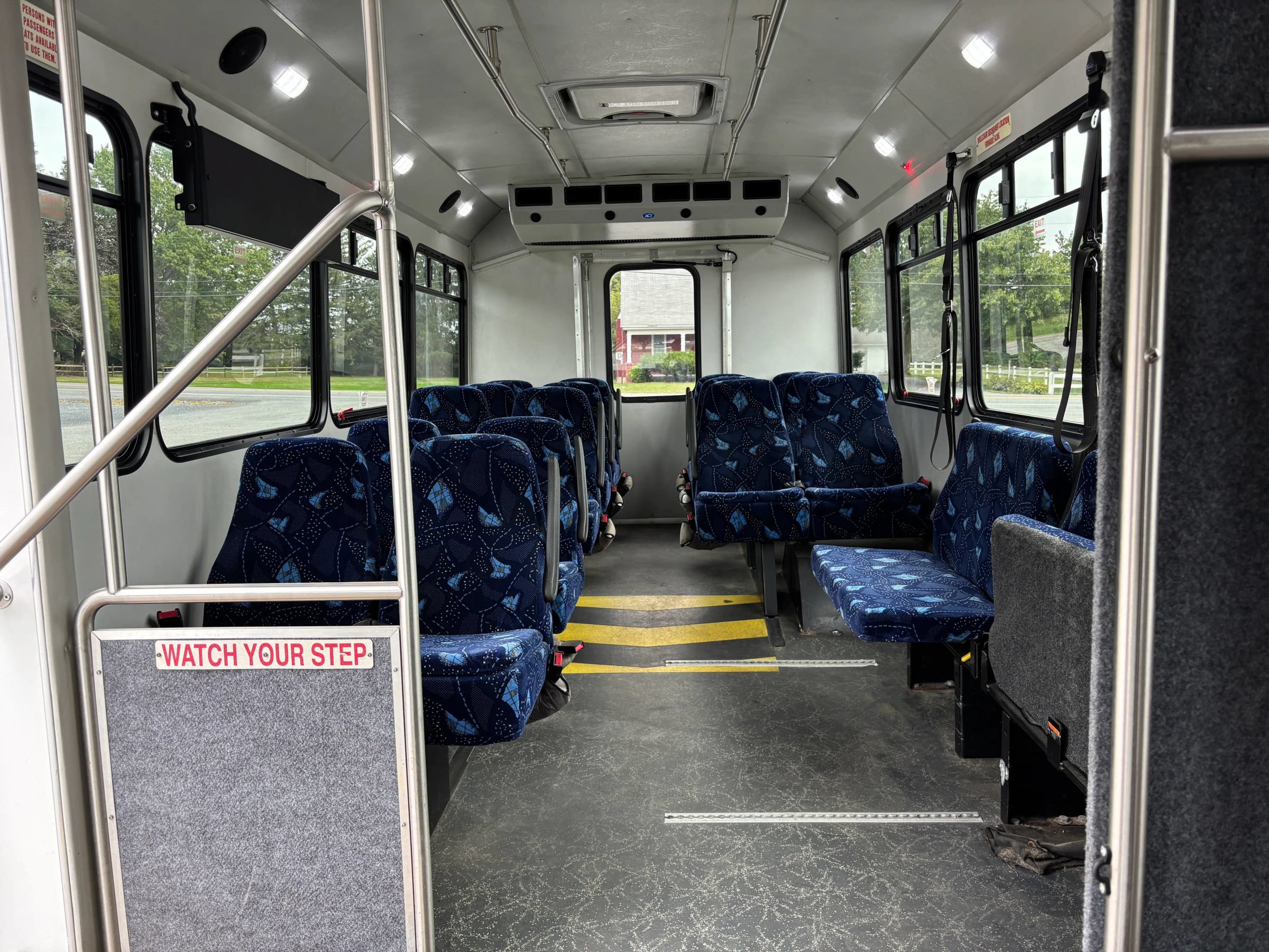 Used 2015 Chevrolet Express 4500 w/ Shuttle Bus Package RWD image 19