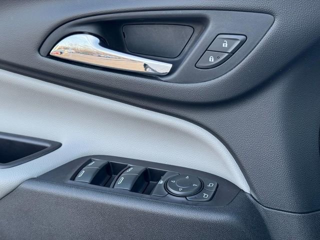 Used 2022 Chevrolet Equinox LT w/ Driver Convenience Package image 22