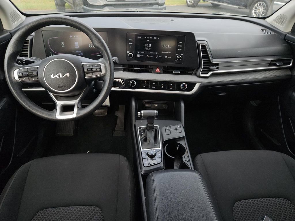 Used 2023 Kia Sportage LX image 12